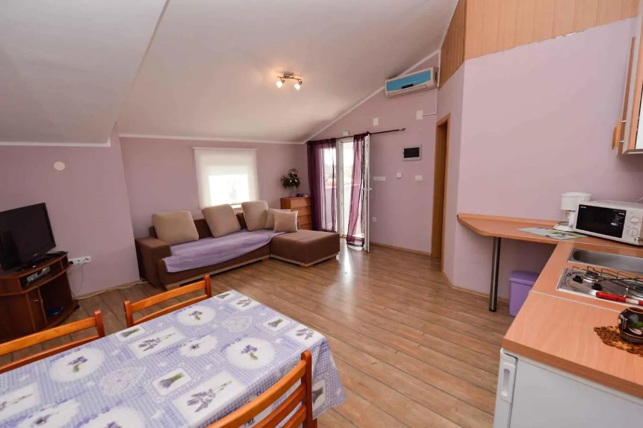 One-Bedroom Apartment Fazana Near Sea 1 0*,
